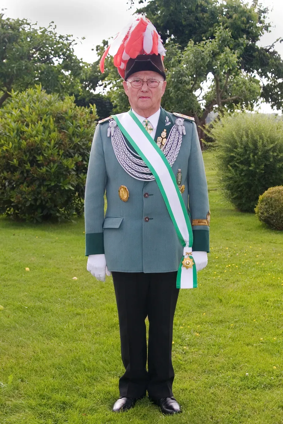 Josef Zons erhält die Fürst Salm-Reifferscheidt-Dyck-Plakette