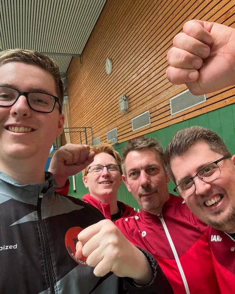 Wochenrückblick KW 12: Relegationskampf bei der 3. Herren, Relegationsentscheidung für die 1. Herren - Bild 1